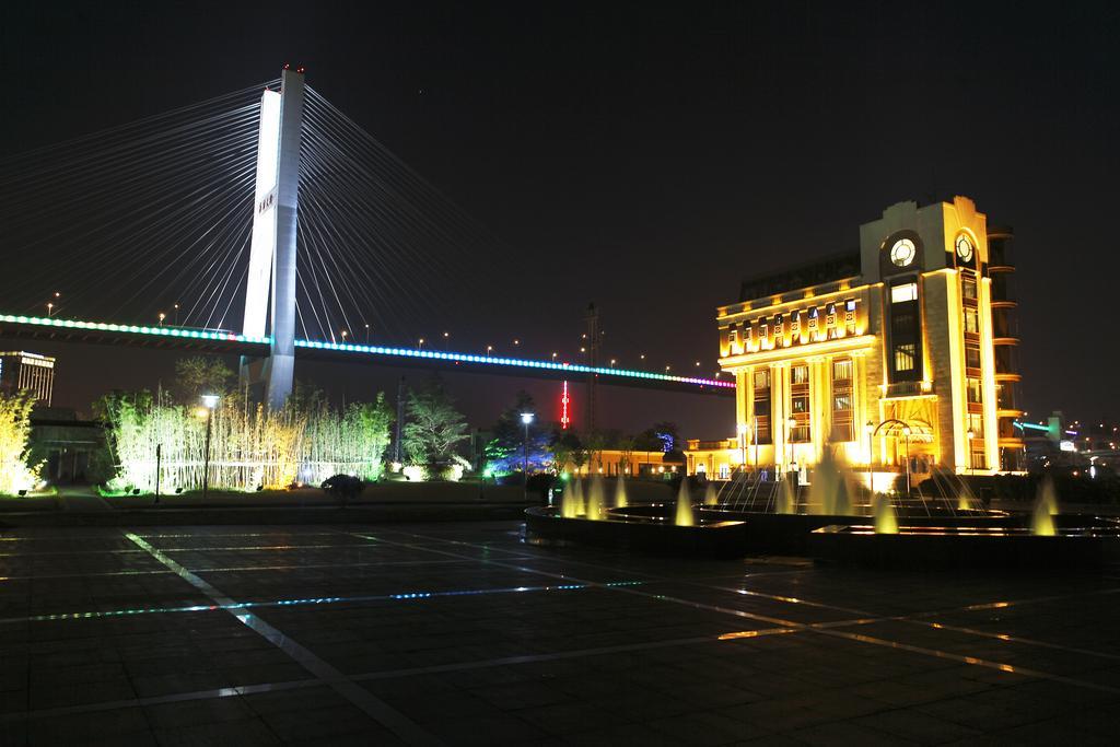 Shanghai Eiffelton Hotel Екстериор снимка